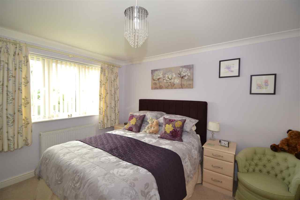resized-2349823-bedroom 2.JPG